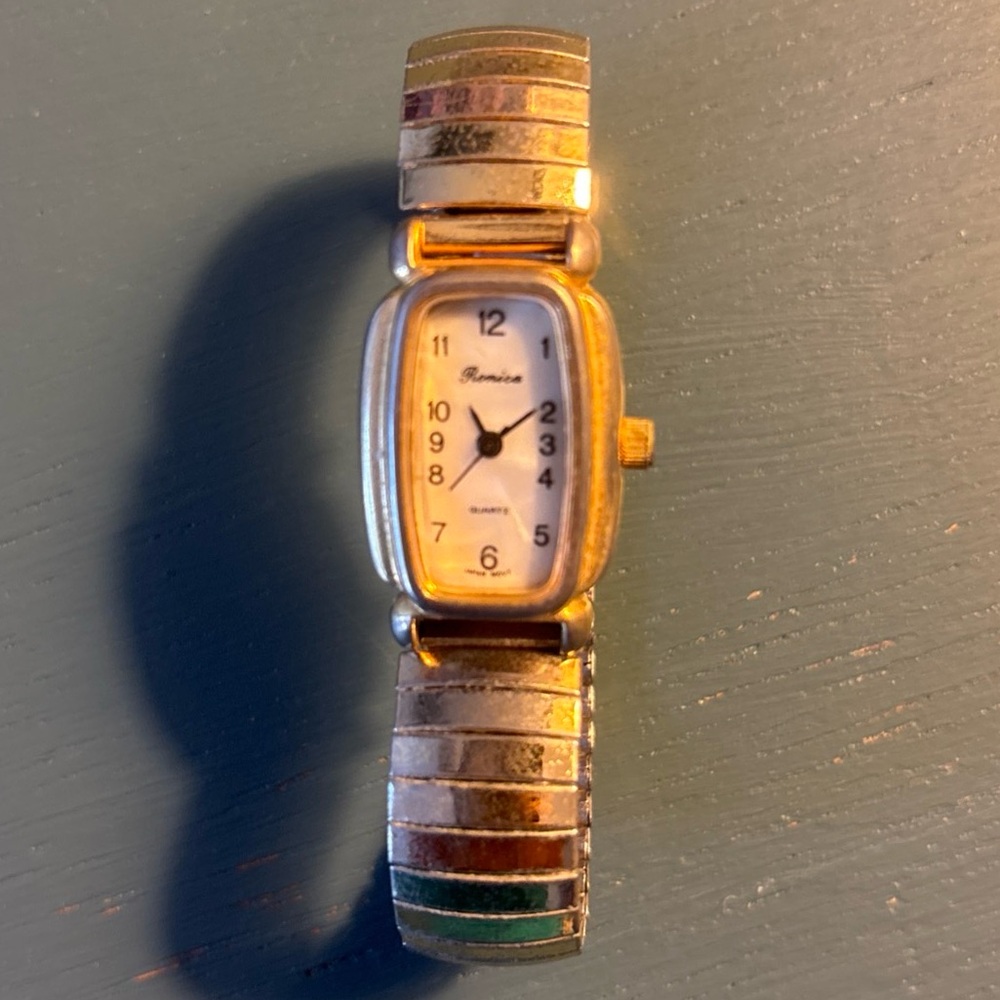 Ronica Quartz Watch Gold Tone Faux Mother of Pearl Bezel Stretch Band